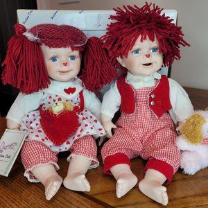 Duck House Heirloom Dolls Raggedy Ann and Andy